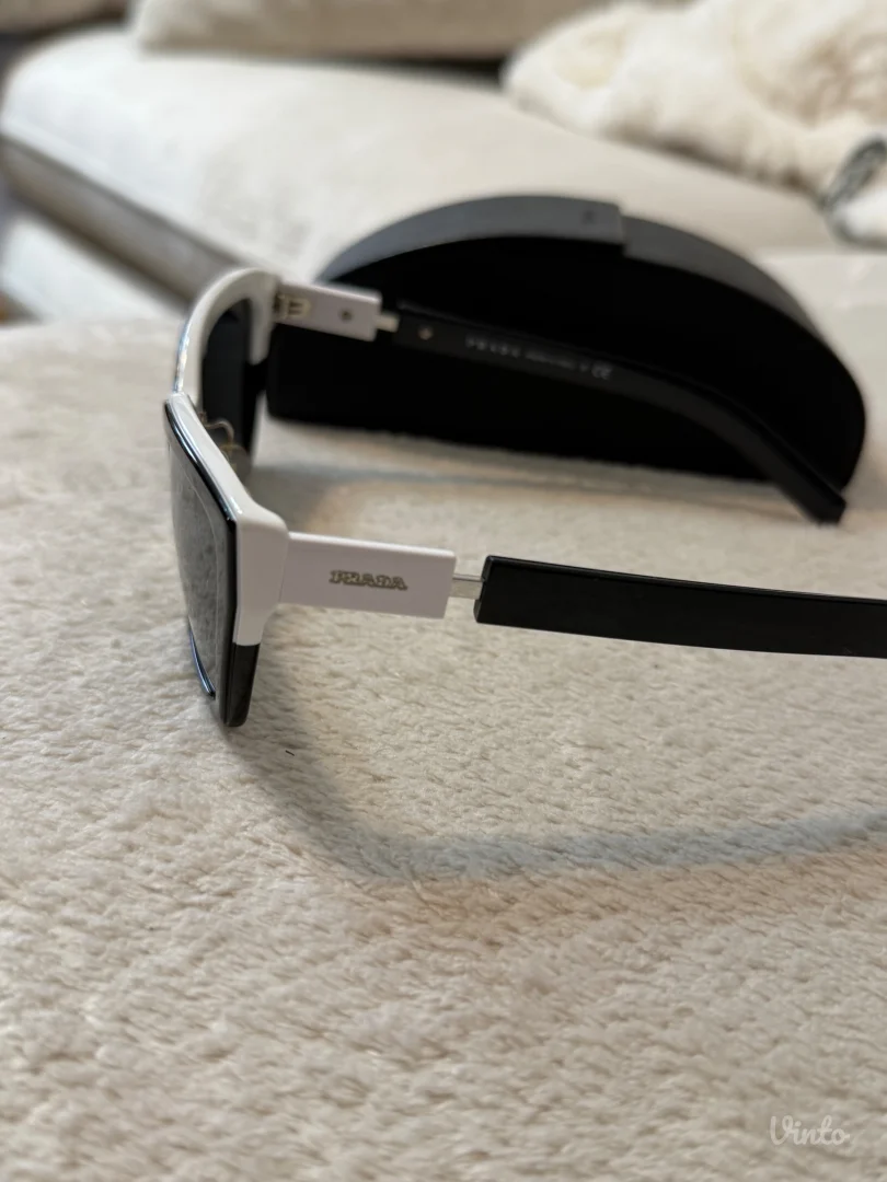 Prada naocare za sunce