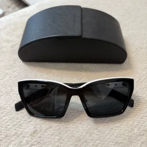 Prada naocare za sunce