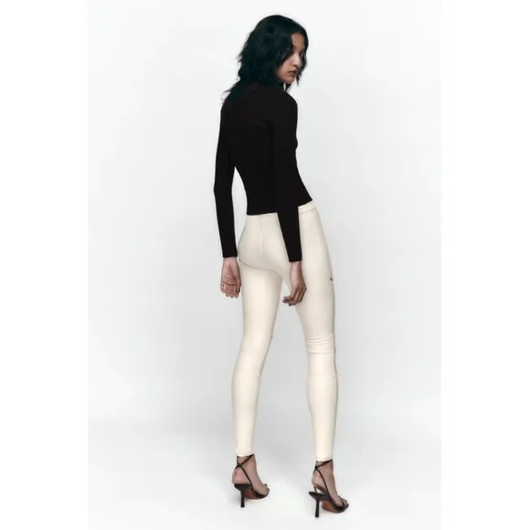 Zara - kožne pantalone