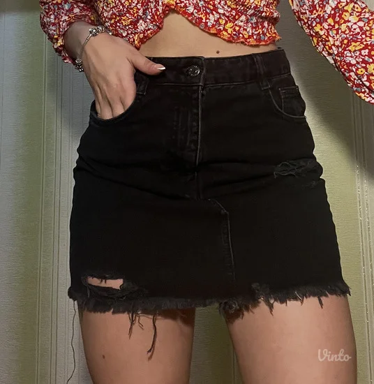 Pull&Bear crna teskas suknja novo