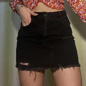 Pull&Bear crna teskas suknja novo