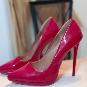 Crvene lakirane štikle