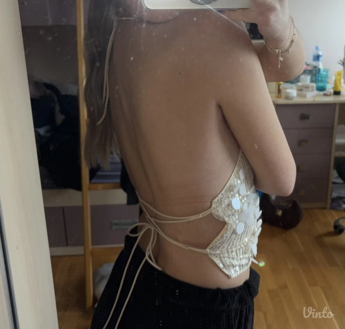 Majica bez ledja ,broj S