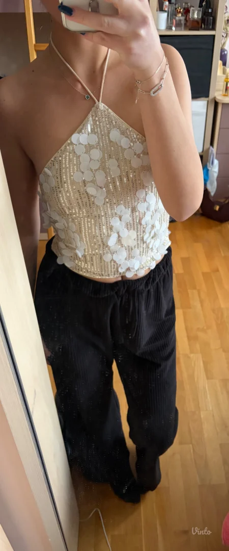 Majica bez ledja ,broj S