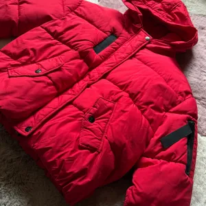 Crvena unikatna zimska jakna