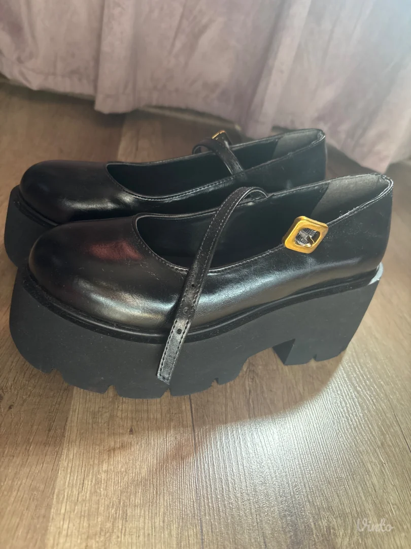 Ženske sandale na platformu