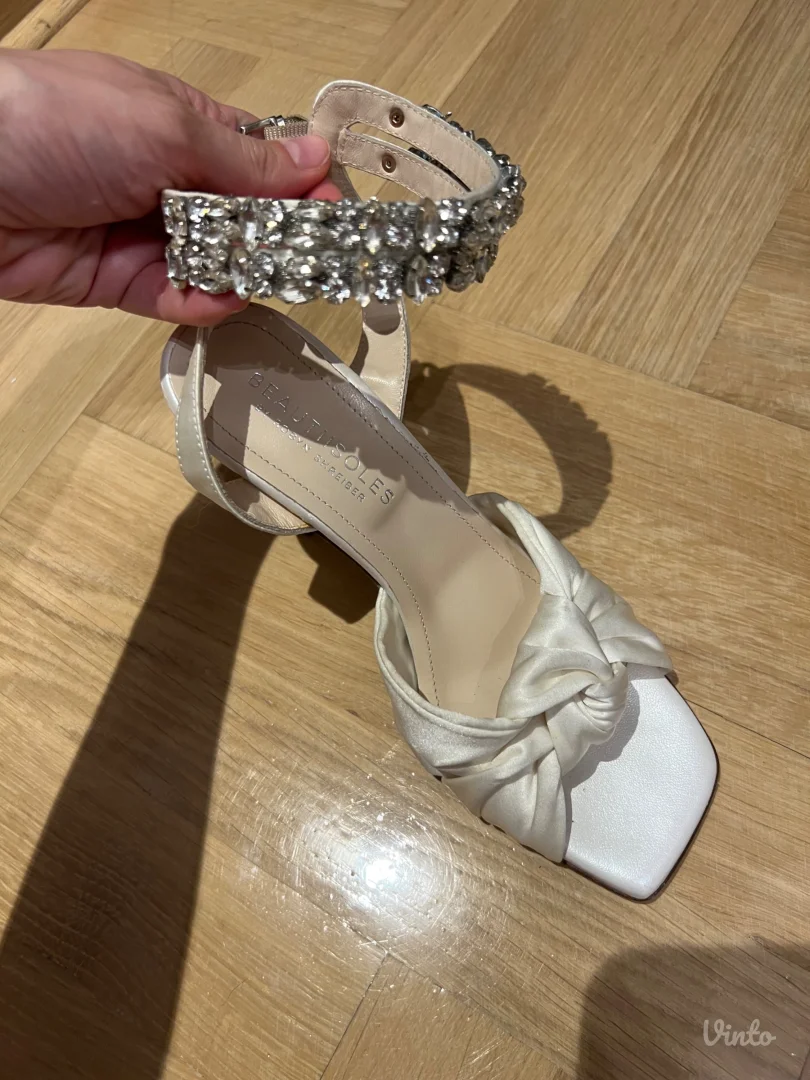 Bele sandale Beautiisoles by robyn shreiber