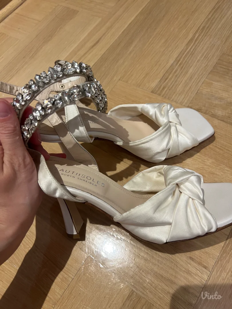 Bele sandale Beautiisoles by robyn shreiber