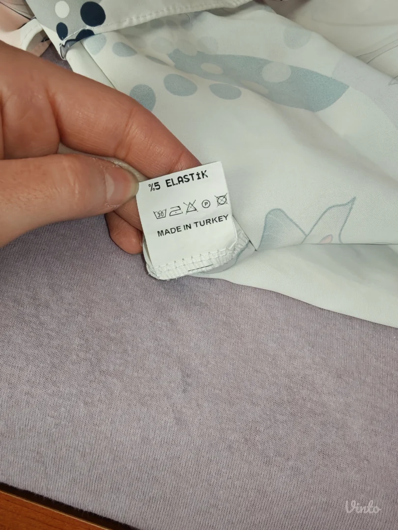 Lepršava cvetna bluza