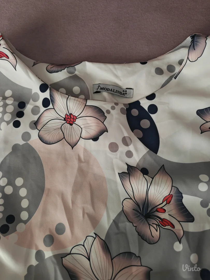 Lepršava cvetna bluza