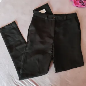 Poslovne pantalone
