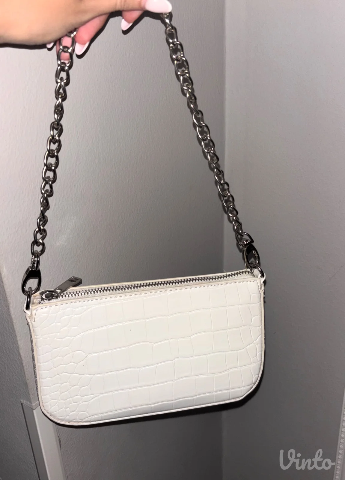 Bershka torbice obe za 1000