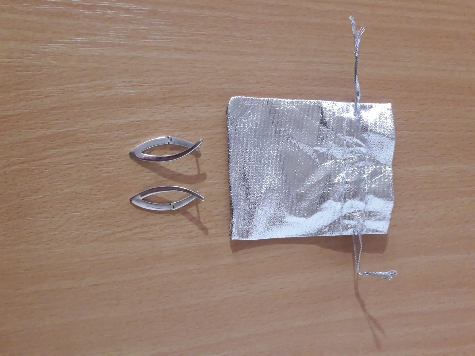 Nove naušnice srebrne minđuše srebro 925 dužine 3,5 cm
