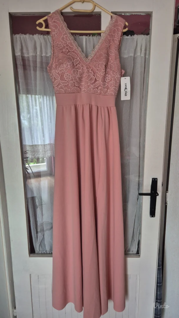 Duga svecana haljina