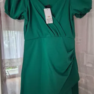 Zelena kratka haljina