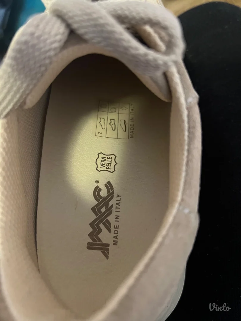 Imac Nove kozne patike 38