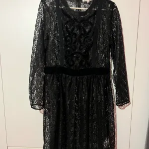 Nannette Lepore dizajnerska haljina Nova