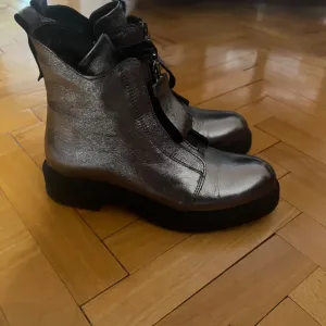 Kozne gleznjace nove 37