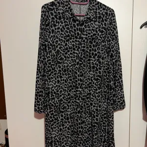 Viskoza animal haljina M