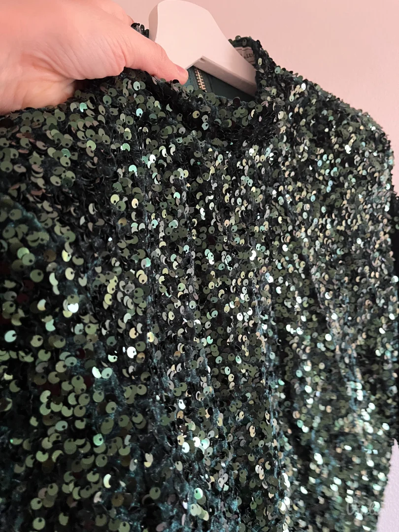 Šljokičavi crop top za svečane prilike