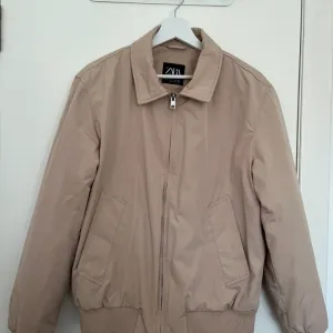 Zara bomber jakna