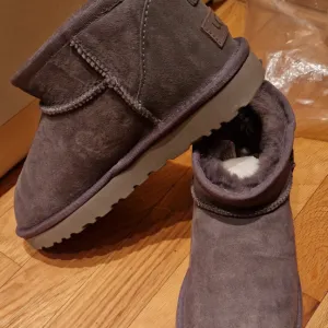 UGG Ultra Mini gray cizmice