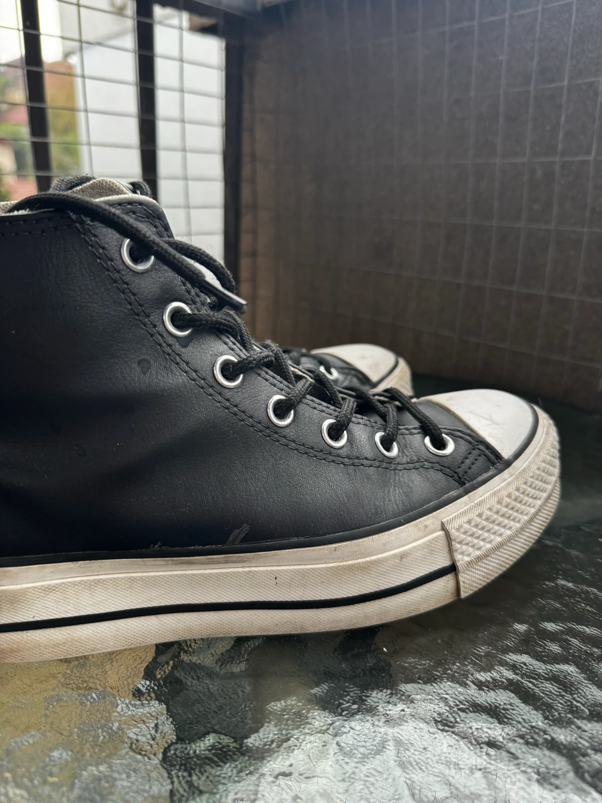 Kožne Converse patike
