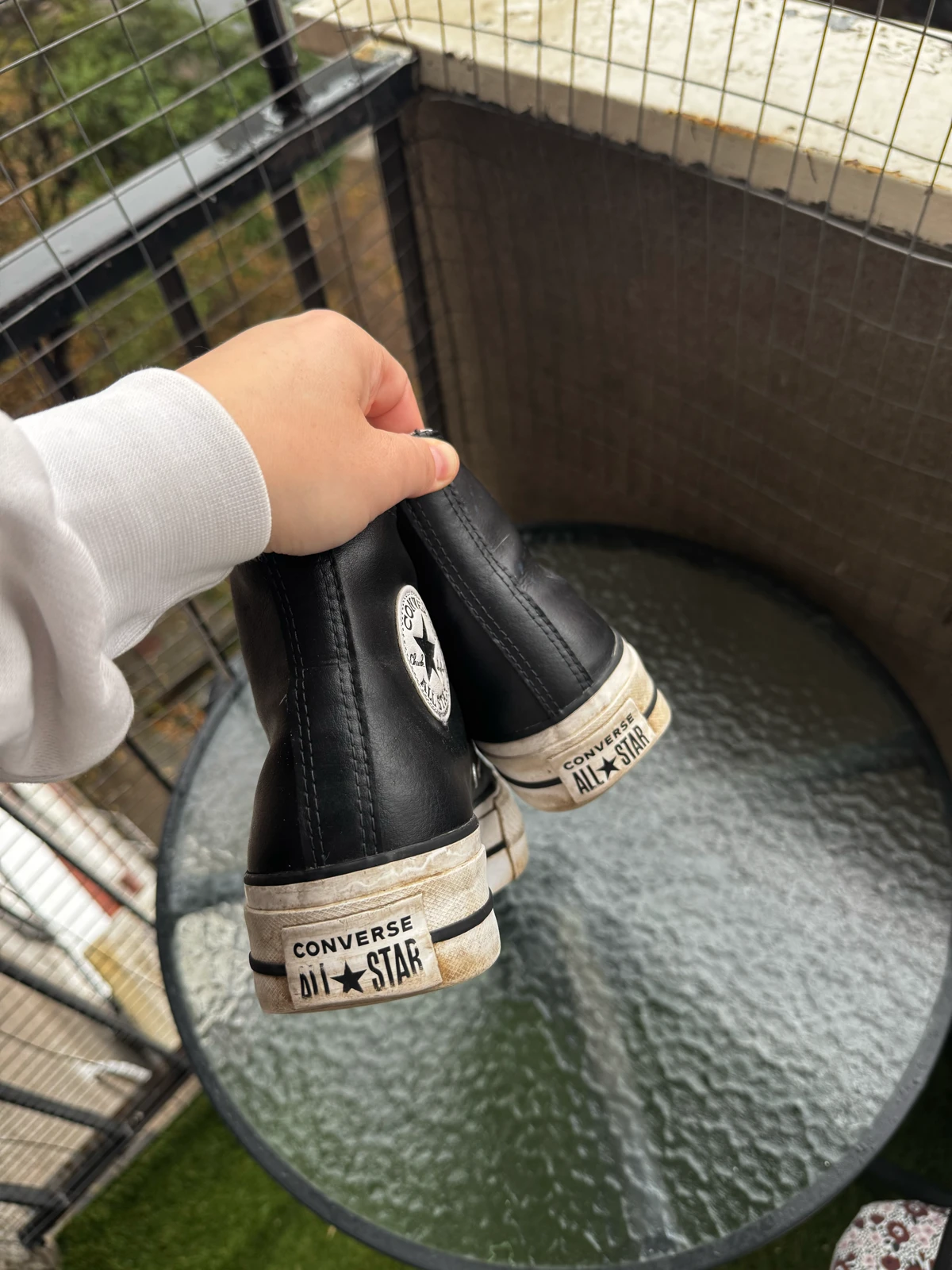 Kožne Converse patike