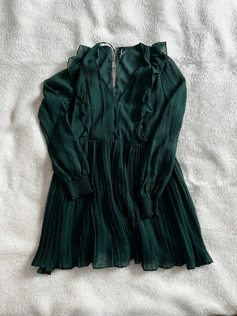 Zelena haljina sa karnerima – L (odgovara i jačem M)