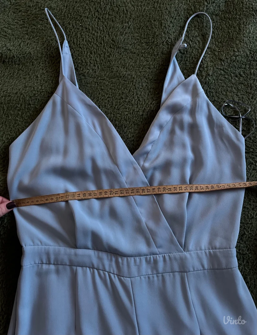 Zara svetlo plavi kombinezon sa sivim podtonom – M