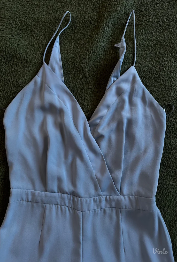 Zara svetlo plavi kombinezon sa sivim podtonom – M