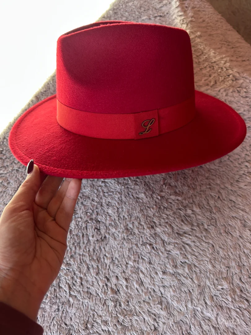 LOLITA CRVENI ŠEŠIR