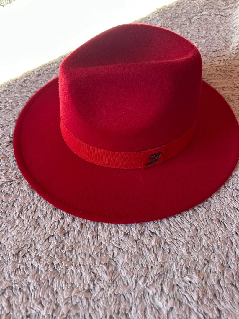 LOLITA CRVENI ŠEŠIR