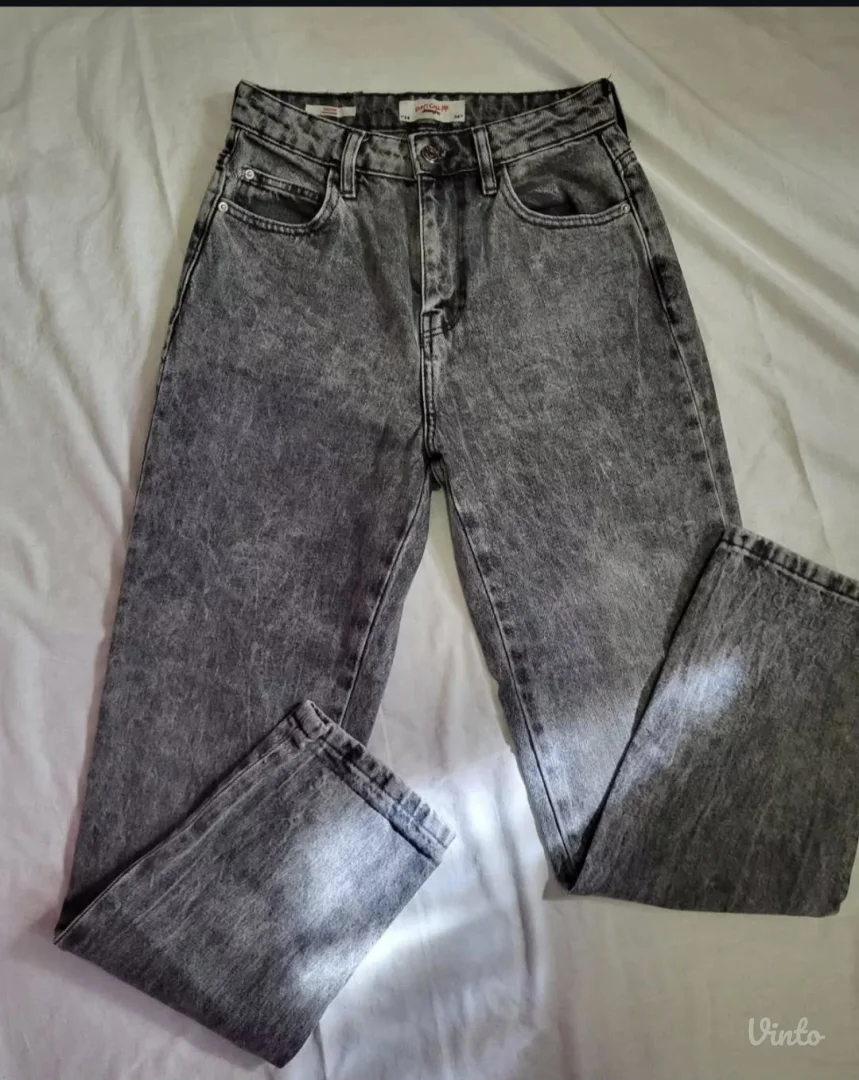 Kamenovani mom dzins