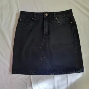 Denim mini suknja