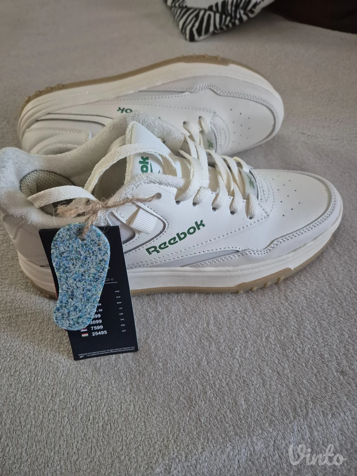 Reebok nove patike