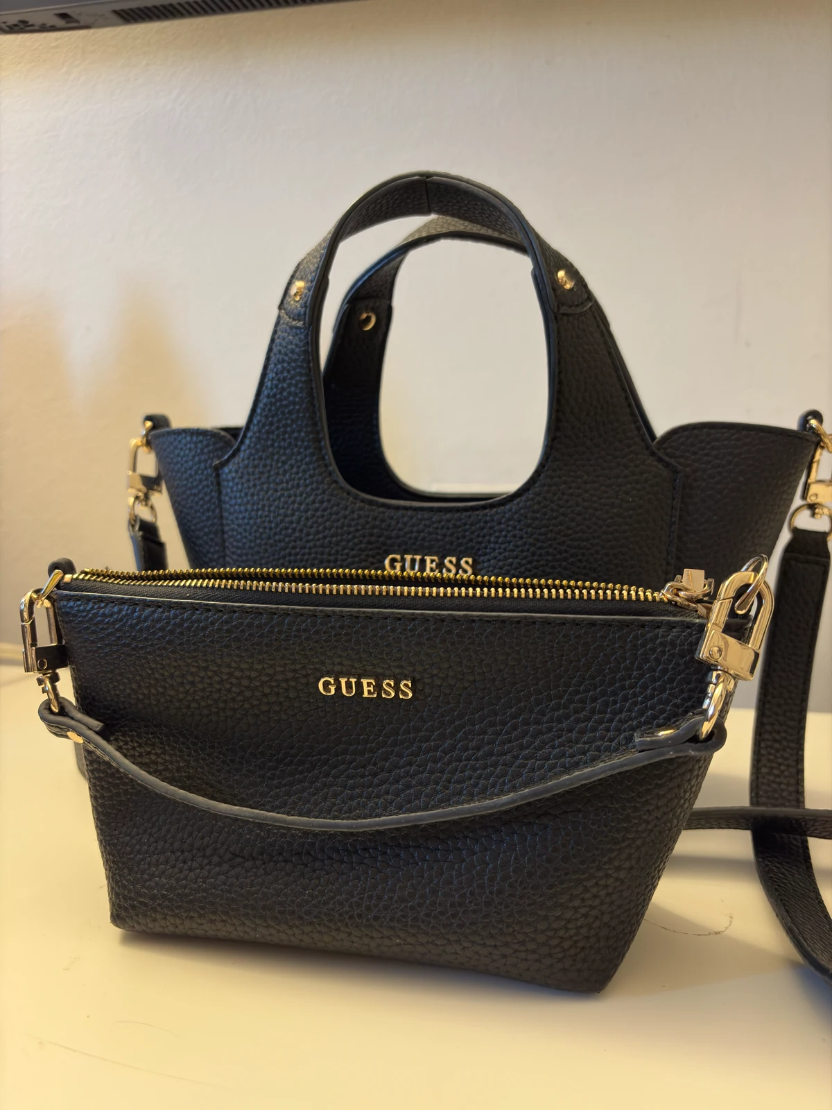 Guess torbica