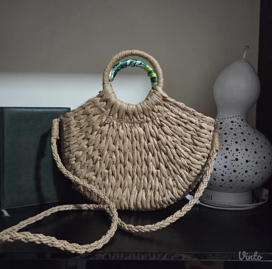 Ceger novi sa etiketom i poklon maramom