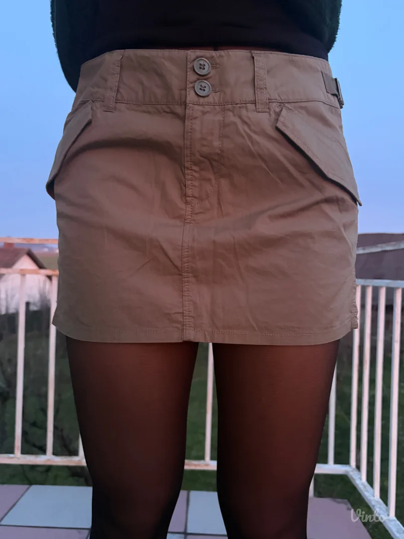 Maslinasto zelena mini suknja