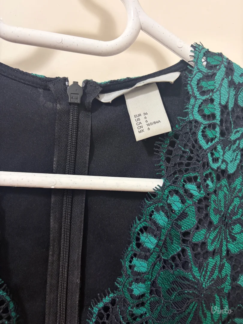 Tamno zelena cipkasta cvetna haljina