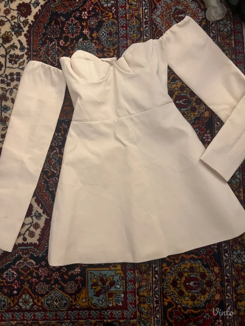 Pretty little thing haljina