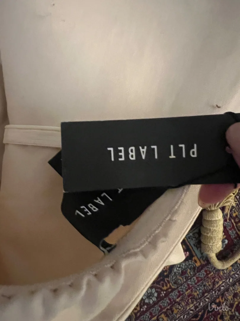 Pretty little thing haljina