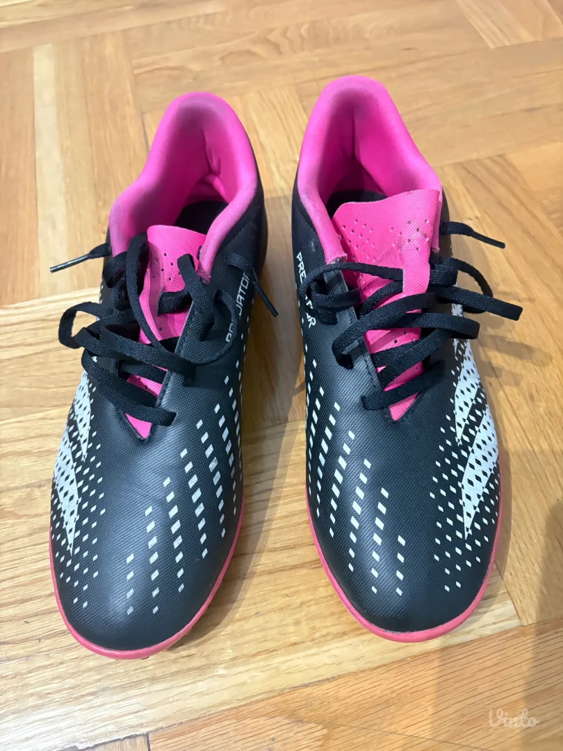 Predator patike za fudbal adidas