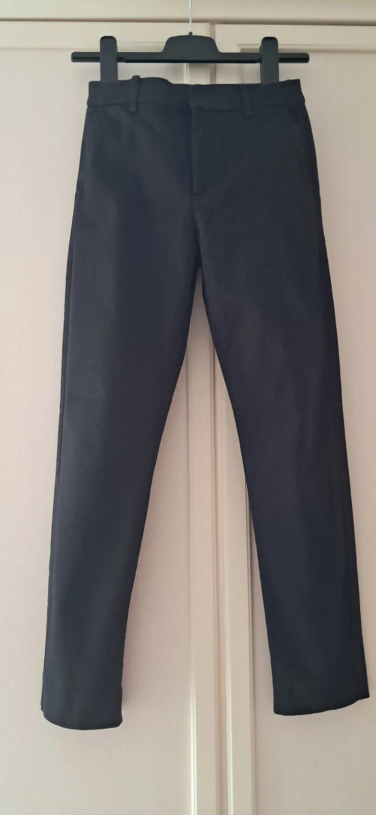 Crne pamučne pantalone Lindex 34