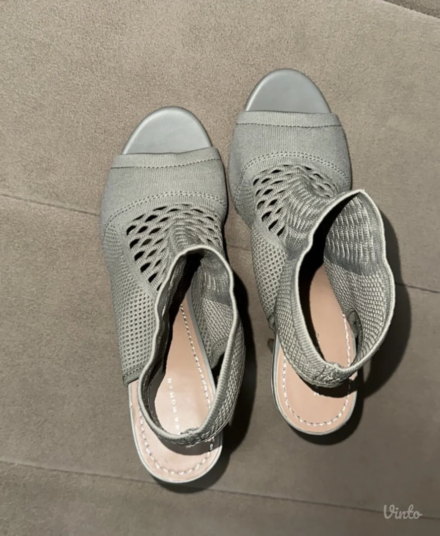 Zara otvorene cizmice