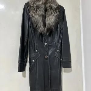 Kozni mantil sa prirodnim krznom