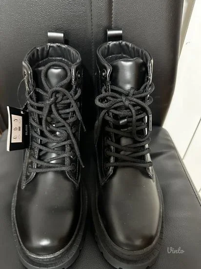 Cizme iz New Yorker-a