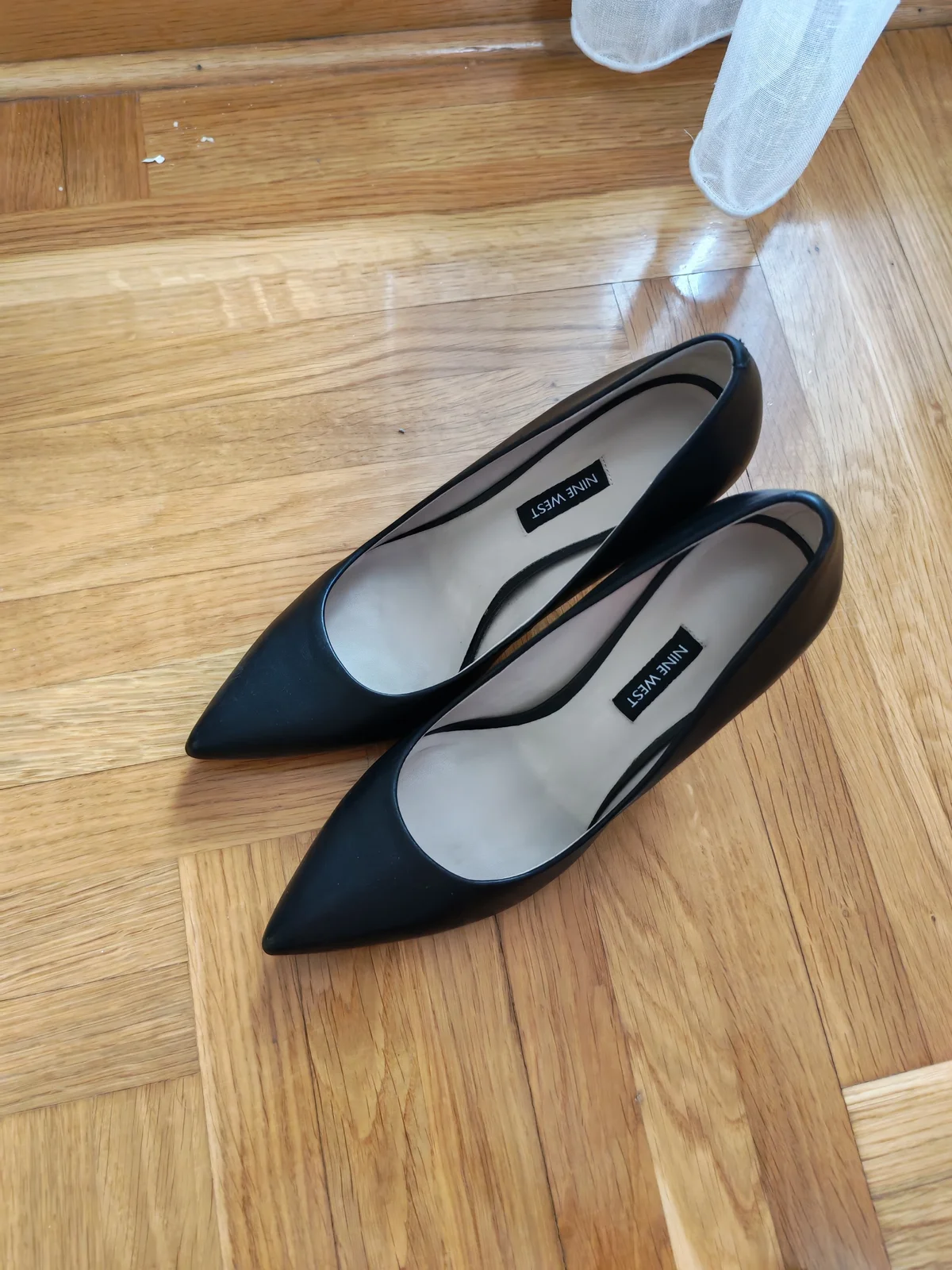 Nine west crne salonke