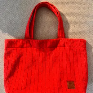 Tommy Hilfiger torba