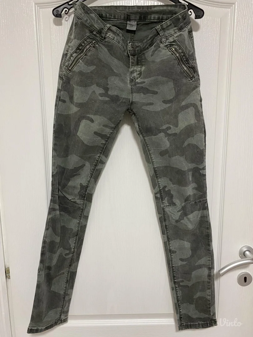 Vojničke pantalone